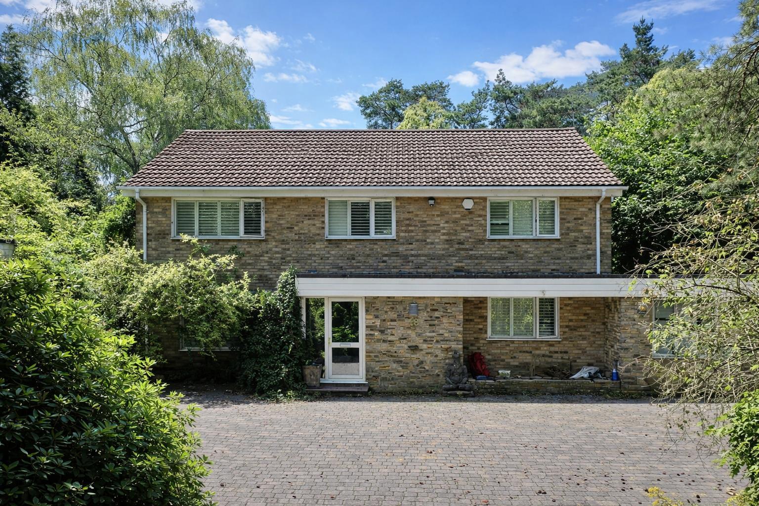 Azalea Way, Copped Hall, Camberley